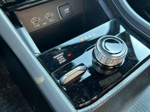 Used 2025 Jeep Grand Cherokee L Limited w/ Black Appearance Package image 16