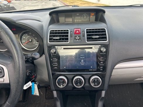 Used 2018 Subaru Forester 2.5i Premium w/ All-Weather Package image 14