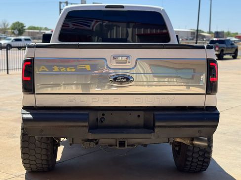 Used 2016 Ford F250 Platinum w/ FX4 Off-Road Package AWD/4WD image 7