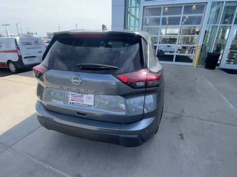 Used 2025 Nissan Rogue SV AWD/4WD image 9