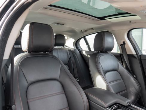 Used 2018 Jaguar XE Prestige image 27