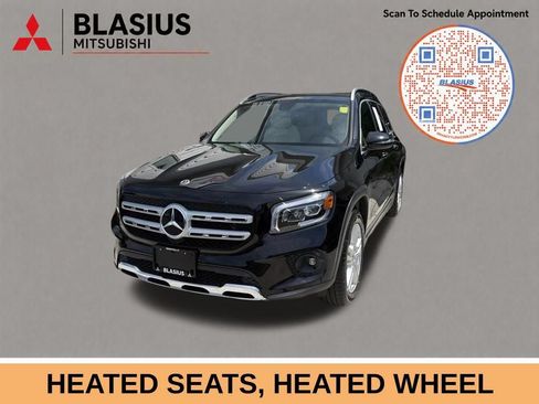 Used 2022 Mercedes-Benz GLB 250 4MATIC w/ Premium Package Lite image 2