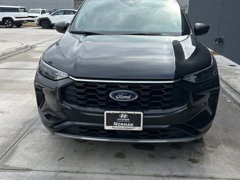 Used 2024 Ford Escape ST-Line image 2