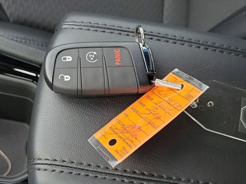 New 2026 Jeep Compass Latitude image 38