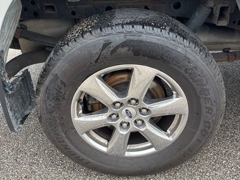 Used 2018 Ford F150 XLT w/ Equipment Group 302A Luxury AWD/4WD image 19