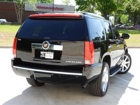 Used 2013 Cadillac Escalade Luxury image 9