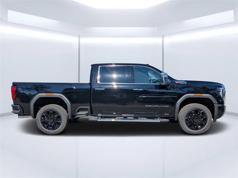 New 2026 GMC Sierra 2500 Denali w/ Denali Reserve Package image 2