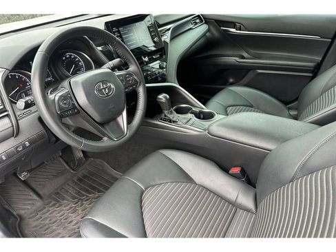 Certified 2022 Toyota Camry SE FWD image 10