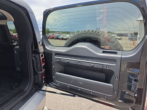 Used 2020 Land Rover Defender 110 S AWD/4WD image 34