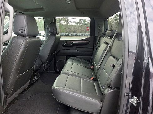 Used 2024 GMC Sierra 1500 SLT AWD/4WD image 10