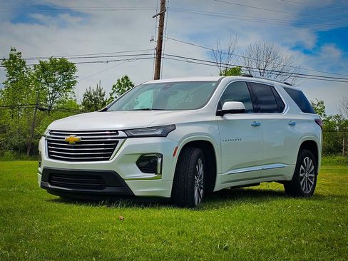 Used 2023 Chevrolet Traverse Premier AWD/4WD image 8