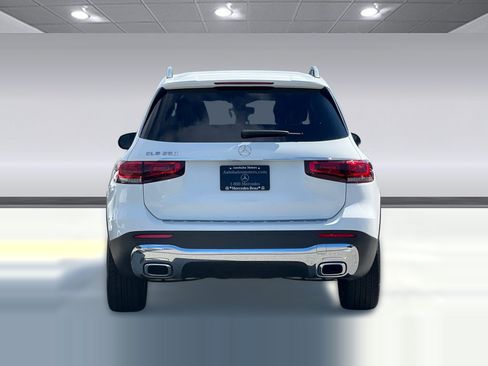 Used 2023 Mercedes-Benz GLB 250 image 9
