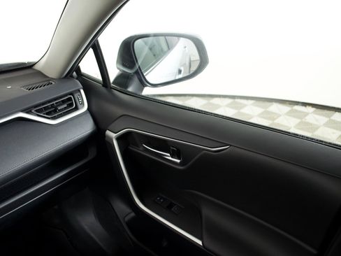 Used 2024 Toyota RAV4 XLE w/ Convenience Package image 25