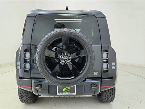 Used 2022 Land Rover Defender 90 X image 5