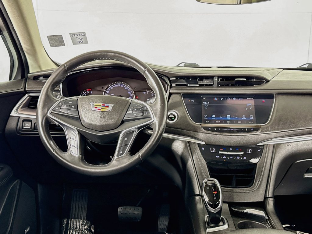 Used 2017 Cadillac XT5 Luxury w/ Driver Awareness Package FWD image 12