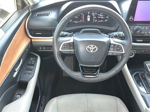 Used 2024 Toyota Grand Highlander Platinum image 16