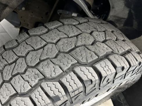 Used 2025 Chevrolet Silverado 1500 LT image 39