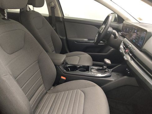 Used 2025 Kia K4 EX FWD image 21