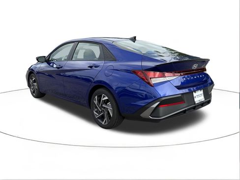 Used 2025 Hyundai Elantra Sport FWD image 5
