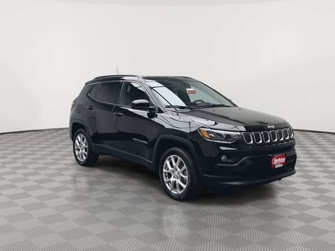 Used 2023 Jeep Compass Latitude AWD/4WD image 31