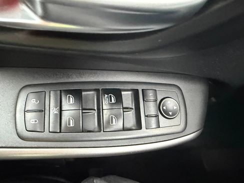 Used 2019 Jeep Cherokee Latitude w/ Popular Appearance Group AWD/4WD image 28