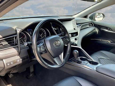 Used 2023 Toyota Camry SE image 18