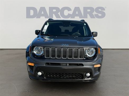 Used 2022 Jeep Renegade Latitude image 2