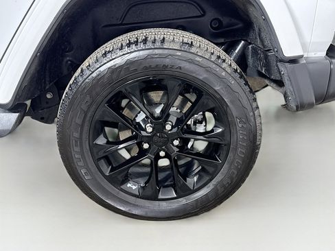 Used 2021 Jeep Wrangler Unlimited Sahara w/ Cold Weather Group image 31