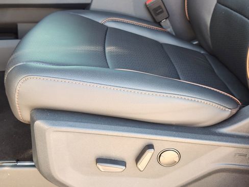 New 2026 Ford F250 Lariat w/ Black Appearance Package image 23