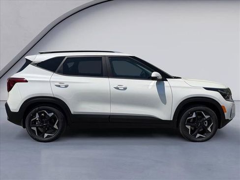 New 2026 Kia Seltos S FWD image 6