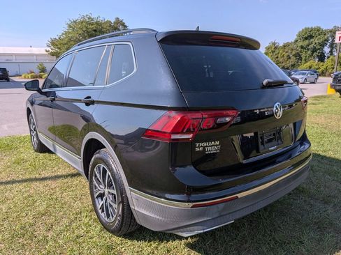Used 2020 Volkswagen Tiguan SE w/ Panoramic Sunroof Package FWD image 6