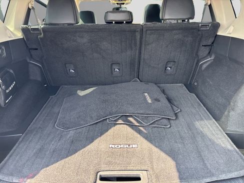 Used 2022 Nissan Rogue SV w/ SV Premium Package image 15