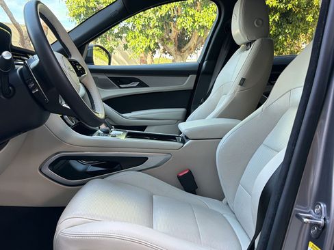 Used 2025 Jaguar F-PACE R-Dynamic S AWD/4WD image 6