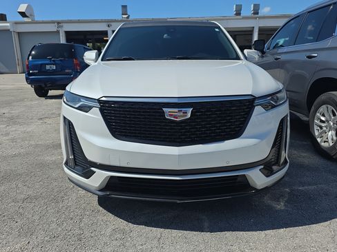 Used 2022 Cadillac XT6 Premium Luxury FWD image 16