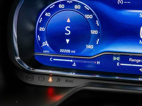 Used 2024 Chevrolet Tahoe Z71 w/ Luxury Package image 46