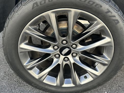 Used 2020 Cadillac Escalade Luxury w/ Escalade Sport Edition AWD/4WD image 14
