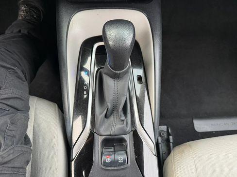 Used 2021 Toyota Corolla LE w/ Carpet Mat Package (TMS) FWD image 19
