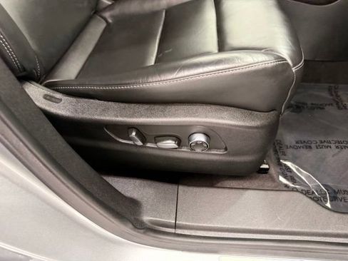 Used 2025 Cadillac XT4 Premium Luxury FWD image 22