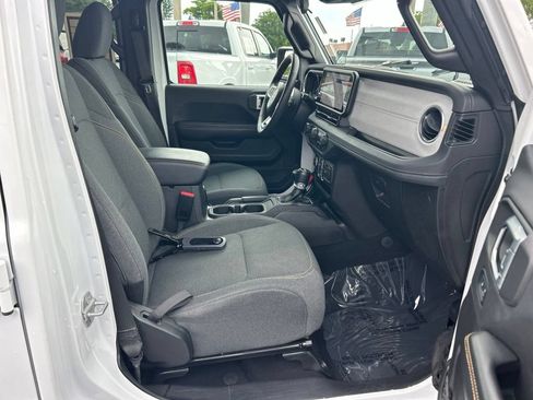 Used 2024 Jeep Wrangler Unlimited Sahara AWD/4WD image 24