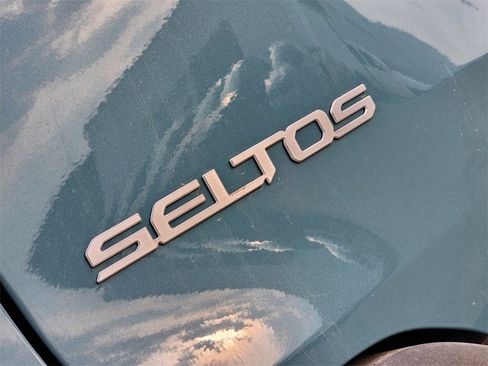 New 2026 Kia Seltos EX image 8