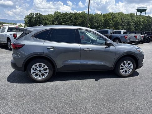 Used 2026 Ford Escape Active w/ Cold Weather Package FWD image 8