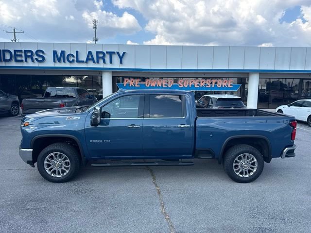 Used 2025 Chevrolet Silverado 2500 LTZ w/ LTZ Convenience Package AWD/4WD image 20