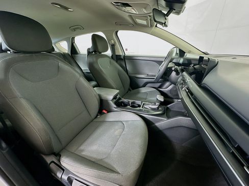 Used 2025 Kia K4 FWD image 29