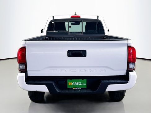 Used 2018 Toyota Tacoma SR w/ SR Convenience Package image 8