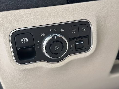 Certified 2025 Mercedes-Benz GLA 250 image 34