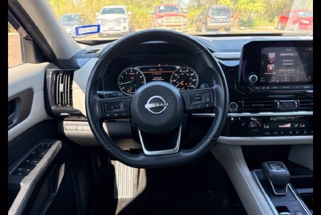 Certified 2024 Nissan Pathfinder SV FWD image 12