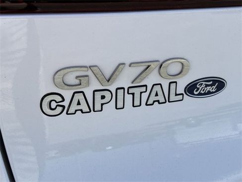 Used 2022 Genesis GV70 2.5T w/ Select Package image 14