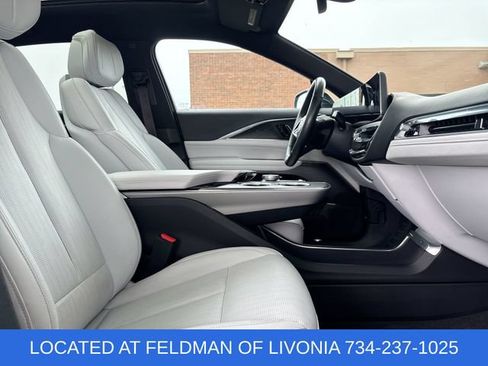 Used 2024 Cadillac Lyriq Luxury AWD/4WD image 27