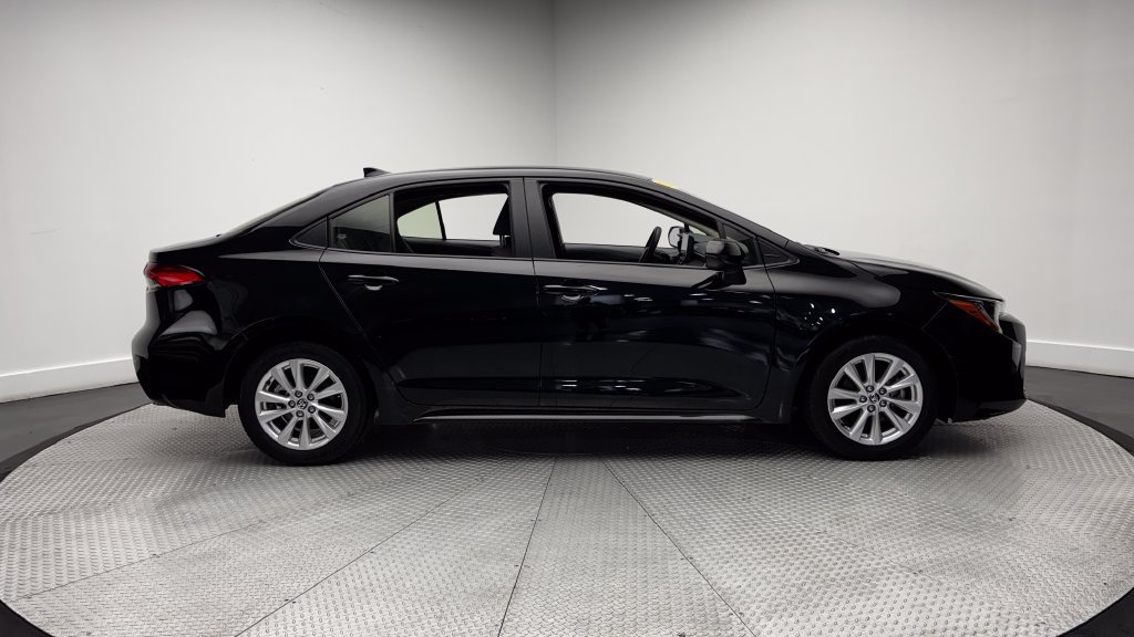 Used 2024 Toyota Corolla LE w/ LE Convenience Package FWD image 38