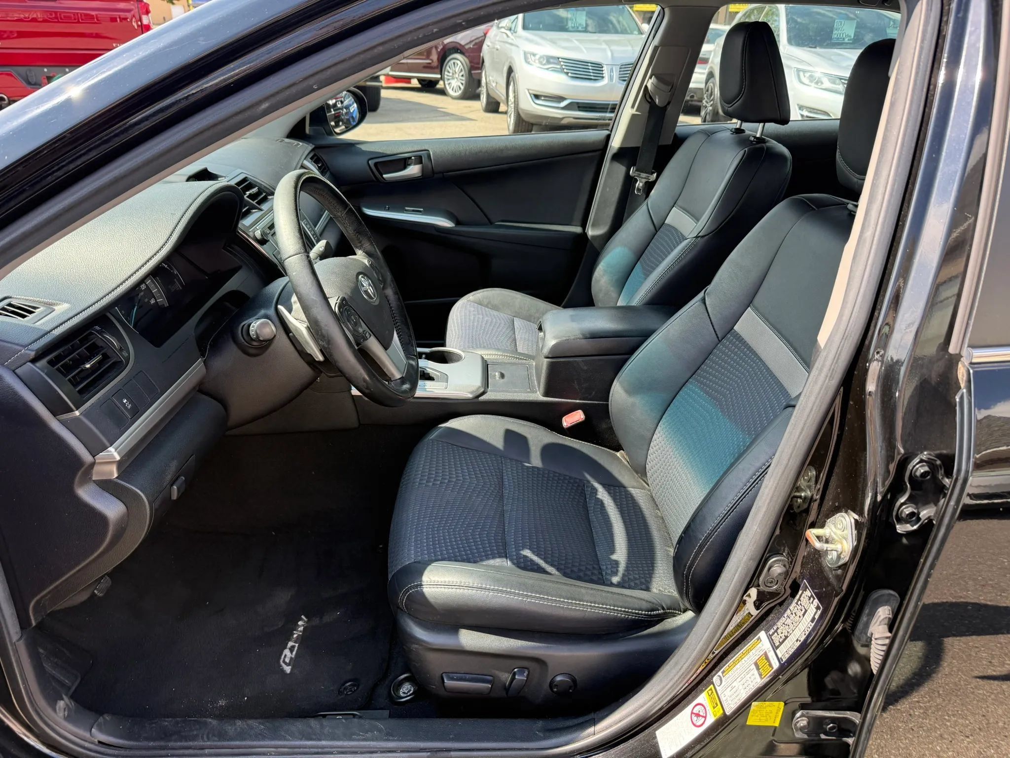 Used 2014 Toyota Camry SE FWD image 14
